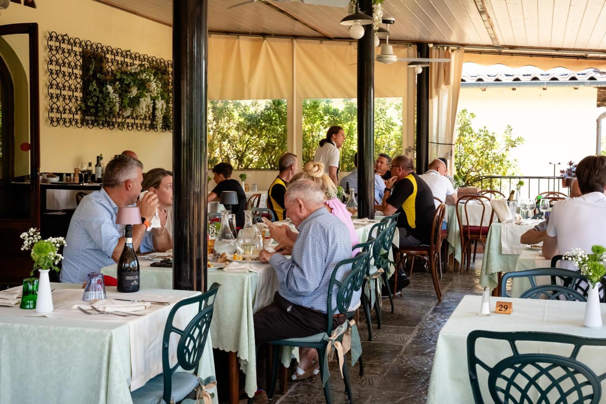 Hotel Ristorante La Lanterna Castelnuovo di Garfagnana Exteriör bild