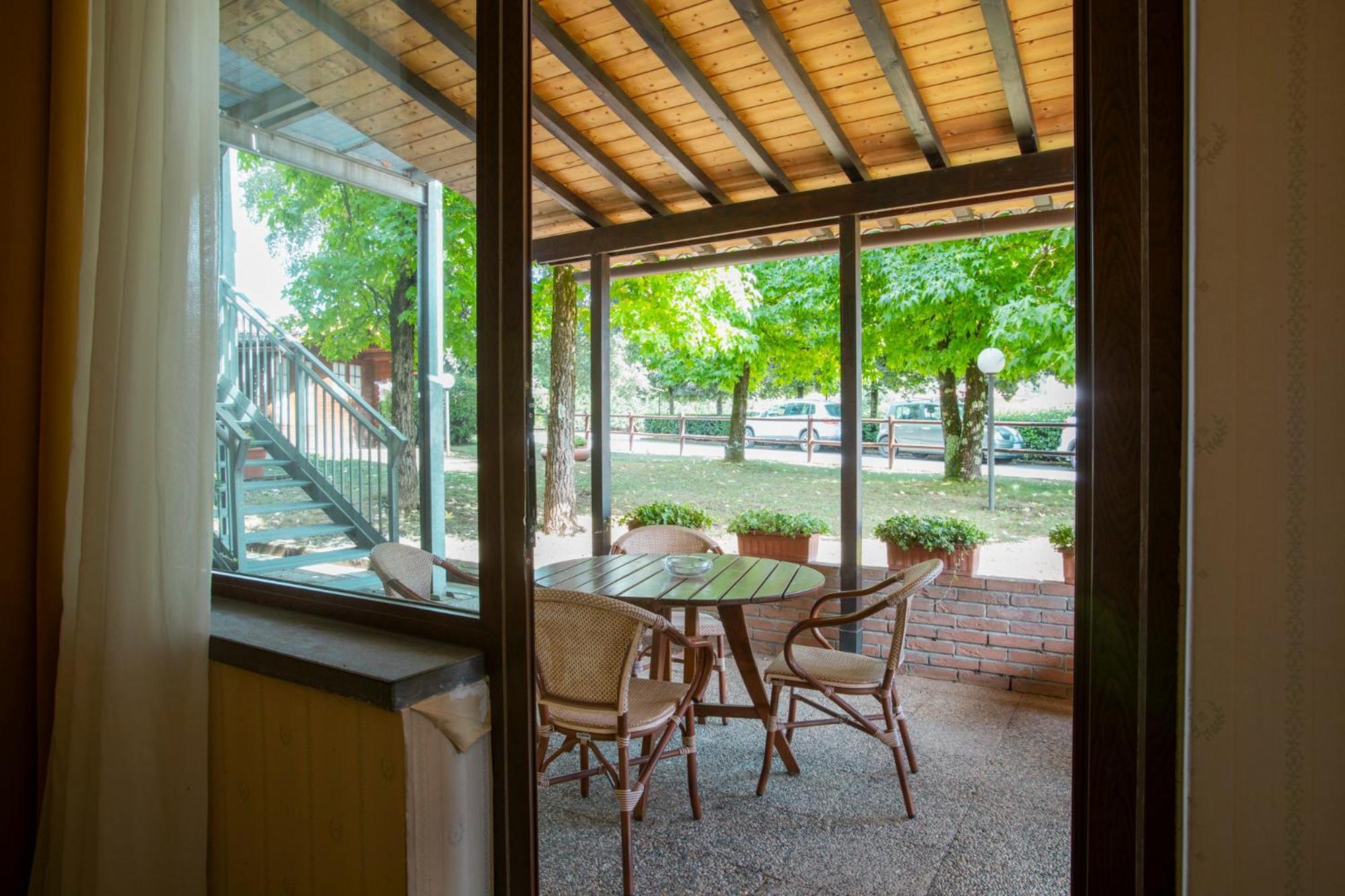 Hotel Ristorante La Lanterna Castelnuovo di Garfagnana Exteriör bild