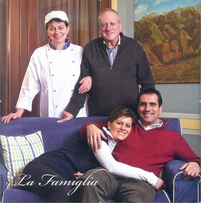 Hotel Ristorante La Lanterna Castelnuovo di Garfagnana Exteriör bild