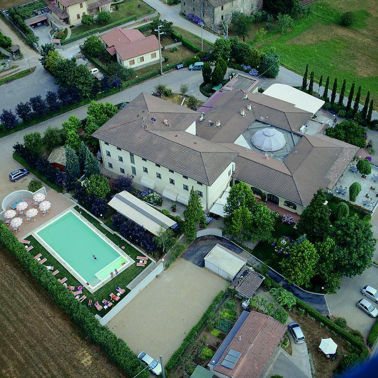 Hotel Ristorante La Lanterna Castelnuovo di Garfagnana Exteriör bild