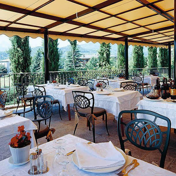Hotel Ristorante La Lanterna Castelnuovo di Garfagnana Exteriör bild