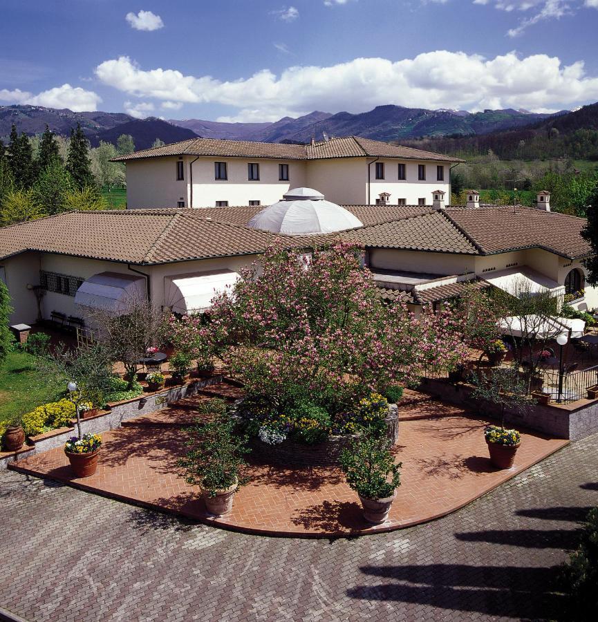 Hotel Ristorante La Lanterna Castelnuovo di Garfagnana Exteriör bild